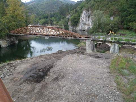 Acondicionamiento y limpieza de río del Nalón a su paso por Palomar y Bueño. (Asturias)