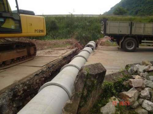 Obras complementarias de las del proyecto de infraestructura hidráulica y encauzamiento del Arroyo Barrea en Palomar, t.m. de Ribera de Arriba (Asturias)