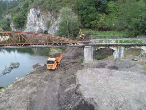 Acondicionamiento y limpieza de río del Nalón a su paso por Palomar y Bueño. (Asturias)